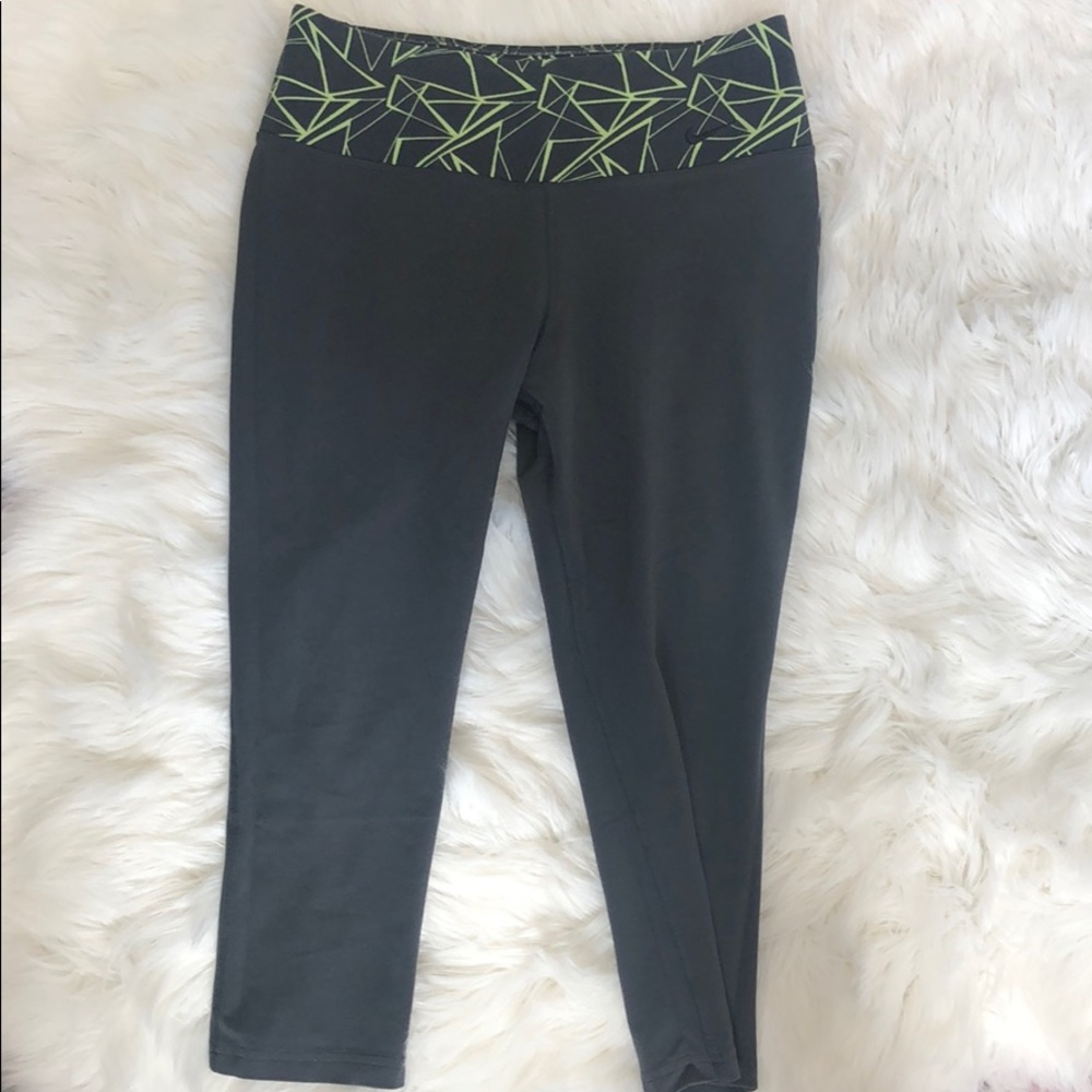 Brand new Nike running quarter leggings.